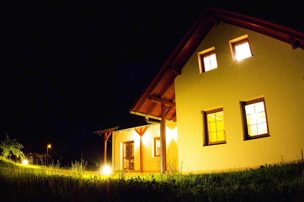 Penzion Recall Hotel Troskovice Exterior foto